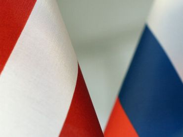 Latvijas Krievijas karogi